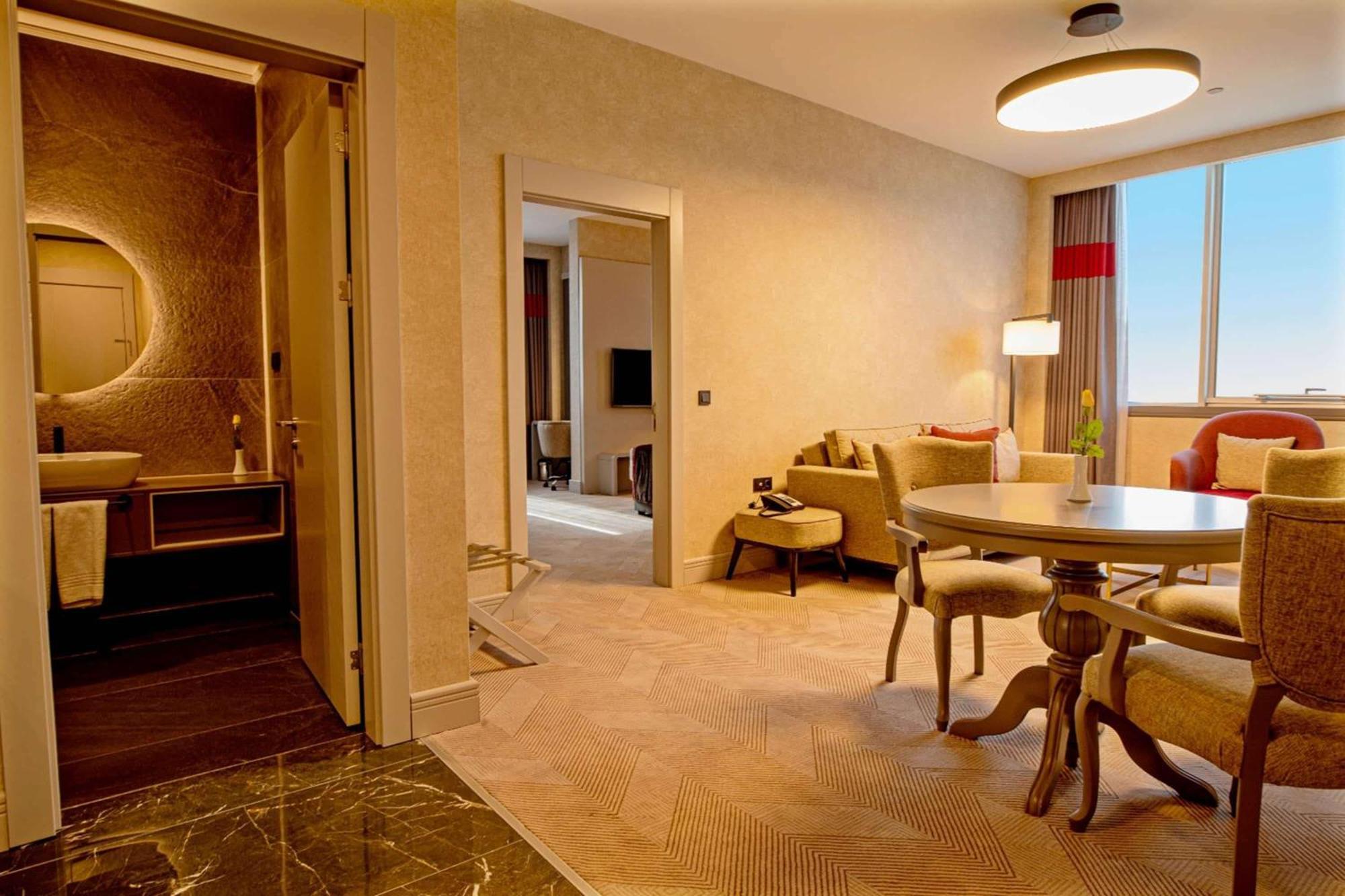 Ramada By Wyndham Diyarbakir Hotel Exterior foto